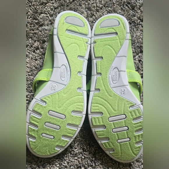 Danskin Now Shoes Womens 6.5 Chaka Mary Jane Green Hook & Loop Comfort Low Top - Picture 4 of 8